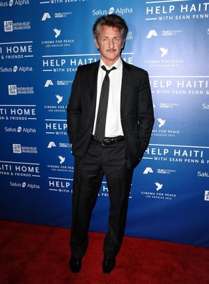 Sean Penn En Un Acto Benéfico