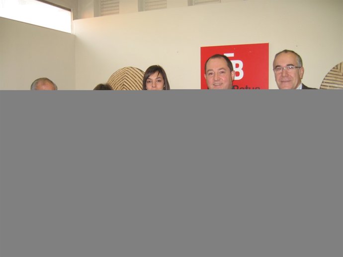 Asistentes A La Reunión Entre EB E IA