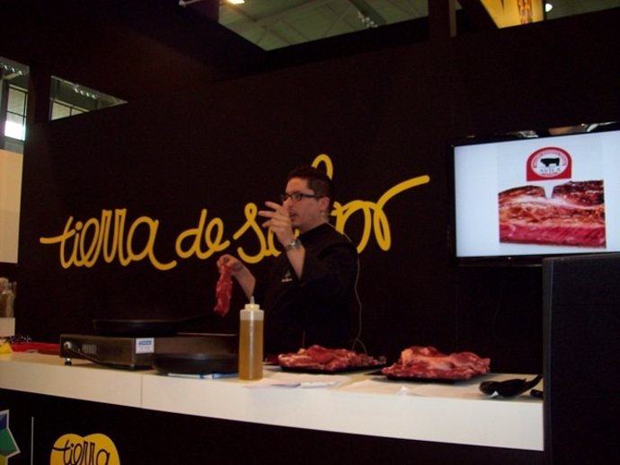 Una Presentación De La Carne De Ávila
