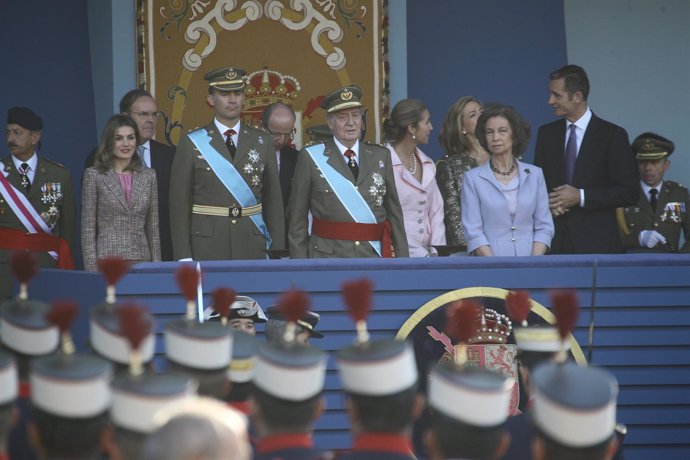 Familia Real En El Desfile Del Día De La Hispanidad