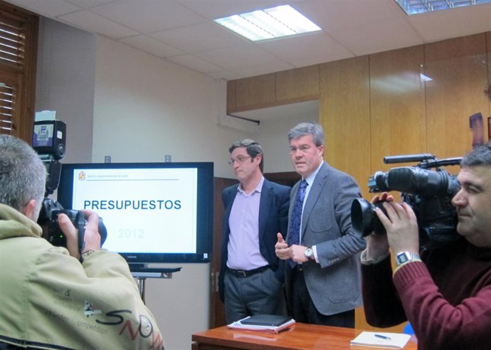 Contreras Y Fernández De Moya En La Presentación De Los Presupuestos De 2012.