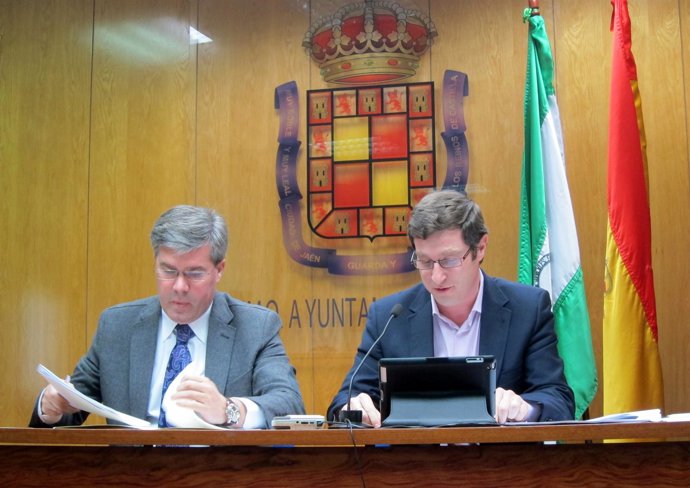 José Enrique Fernández De Moya Y Miguel Contreras En Rueda De Prensa.