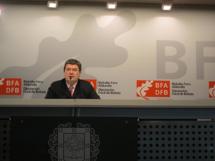 El Portavoz De La Diputación De Bizkaia, Juan María Aburto