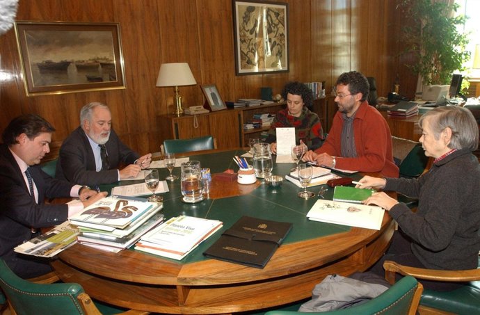 El Ministro De Medio Ambiente Se Reúne Con Ecologistas En Acción