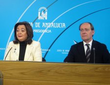 Mar Moreno Y Díaz Trillo En La Rueda De Prensa Posterior Al Consejo De Gobierno