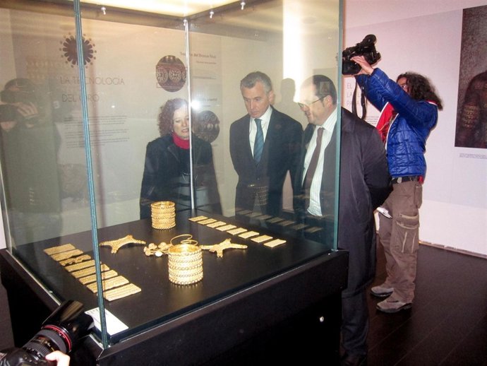 Plata Inaugura La Sala Monográfica 'El Carambolo' En El Arqueológico