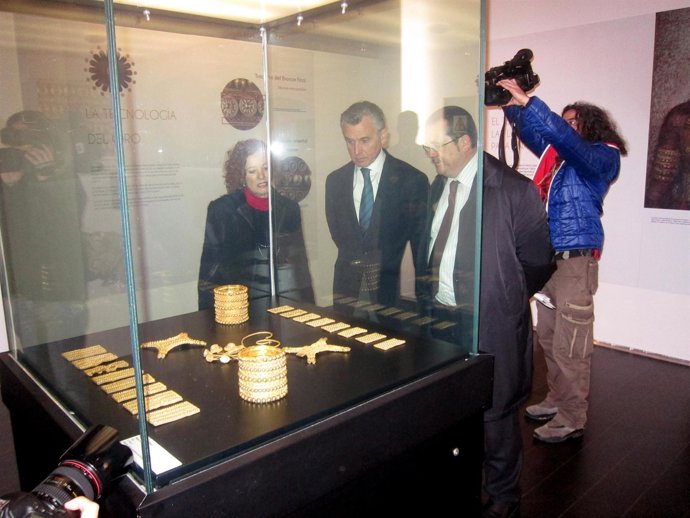 Plata Inaugura La Sala Monográfica 'El Carambolo' En El Arqueológico