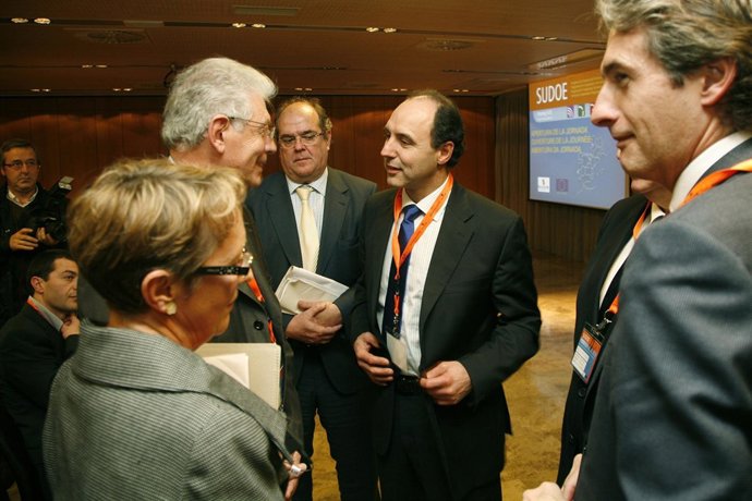 El Presidente De Cantabria En La Inauguración De La Jornada 
