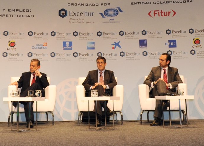 Rivero, López Y Bauzá, En El VI Foro Exceltur