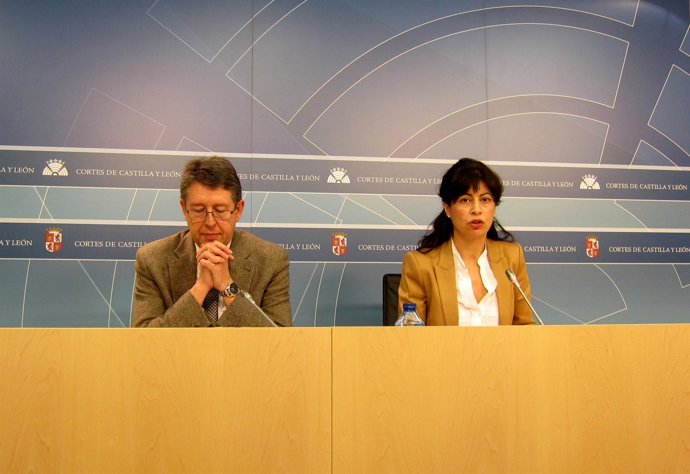 Los Procuradores Jorge Félix Alonso Y Ana Redondo En Una Rueda De Prensa