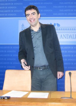 Mario Jiménez, Este Miércoles En Rueda De Prensa