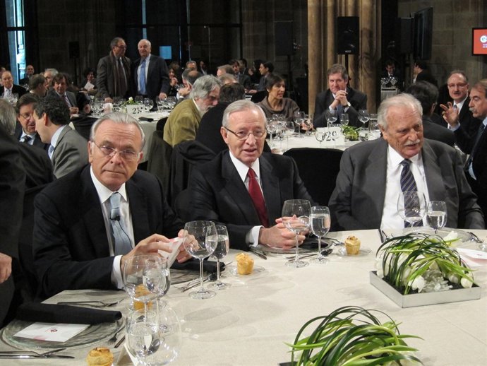 De Izqda A Drcha: Isidre Fainé, Miquel Valls Y Ricard Fornesa