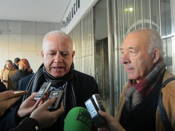 El Alcalde De Alosno, Diego Expósito, Y El Concejal Pedro Inglés.