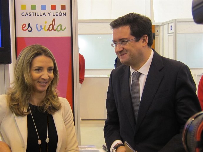 Óscar López Con La Consejera De Cultura, Alicia García