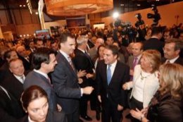 El Príncipe De Asturias Con El Presidente Del Patronato, Elías Bendodo, En Fitur