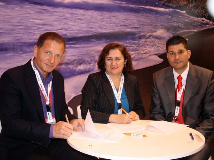 Firma Del Convenio Entre Itaka Y El Cabildo De La Palma