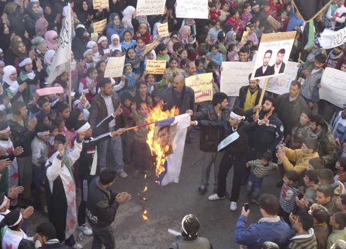 Manifestaciones Contra El Régimen Sirio