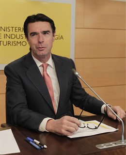 José Manuel Soria E Isabel Borrego