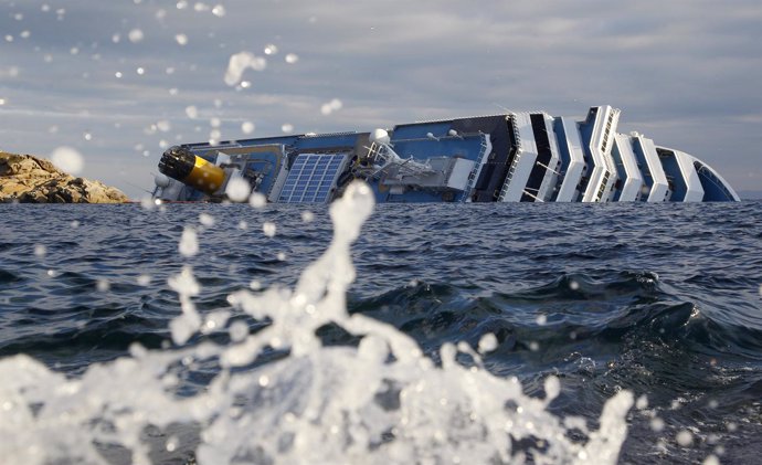 Crucero Hundido 'Costa Concordia' En Italia