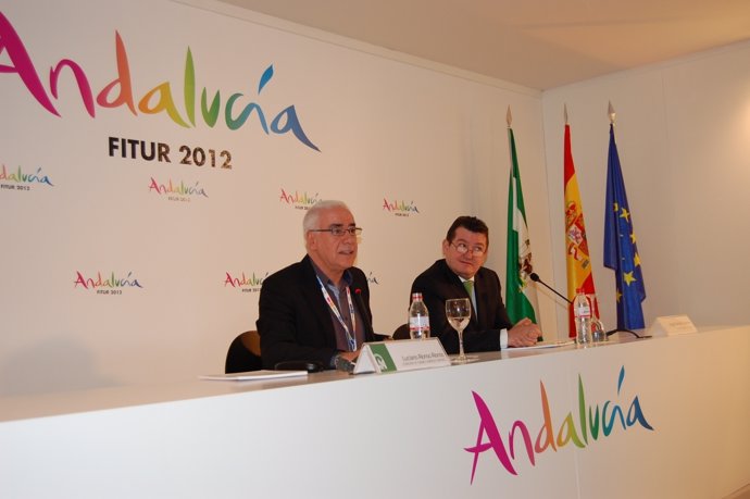 El Consejero Andaluz Luciano Alonso Firma Un Acuerdo Con La ONCE En Fitur