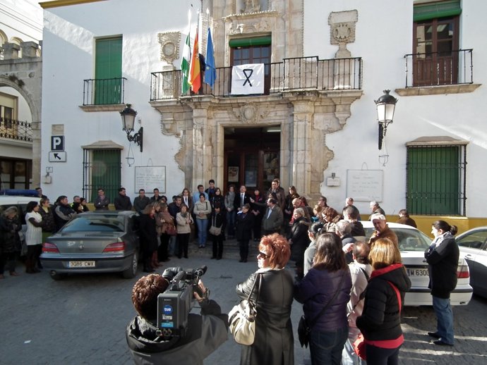 Concentración Este Mediodía Por La Muerte De Una Mujer En Noguerones.