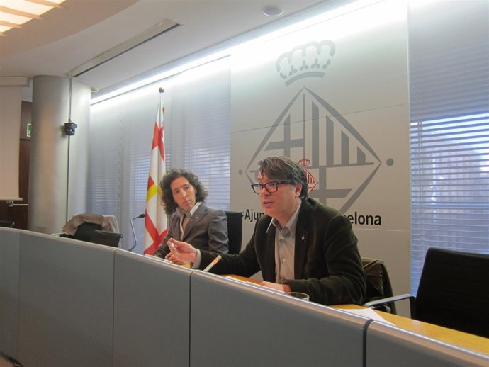 Los Concejales De Barcelona María Elisa Casanova (PP) I Eduard Freixedes (Ciu)