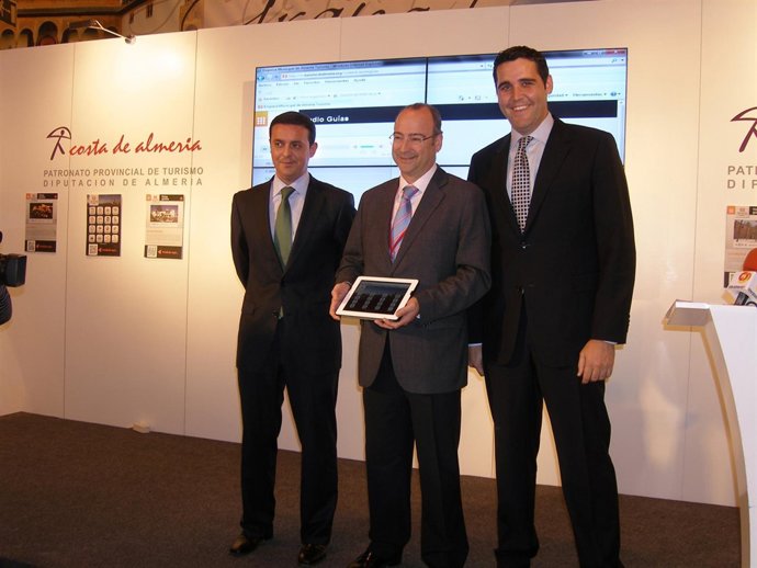 El Alcalde De Almería, En El Centro, En Fitur Hoy