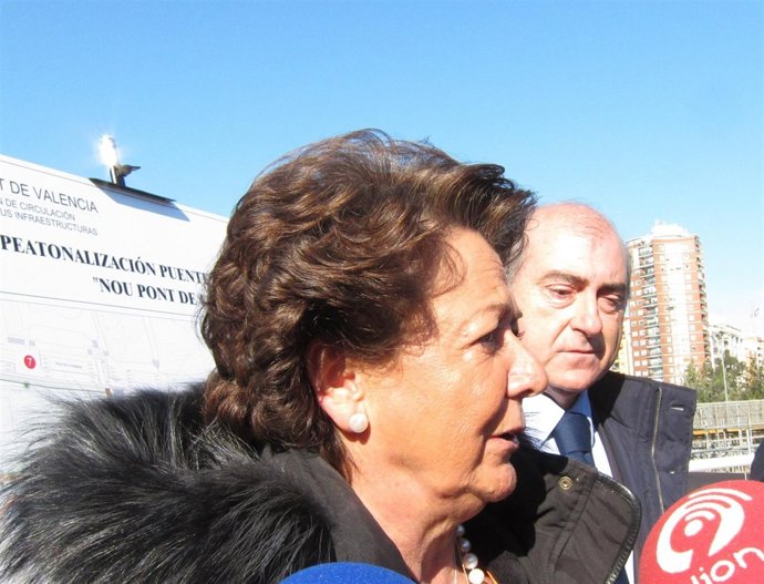 Barberá Atendiendo A Los Periodistas Tras Visitas Las Obras Del Pont De Fusta 