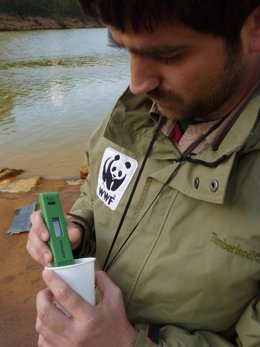 Medición de aguas del río Odiel