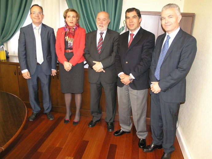El Presidente Del TSJA Antes De Ofrecer Una Charla En La UAL  