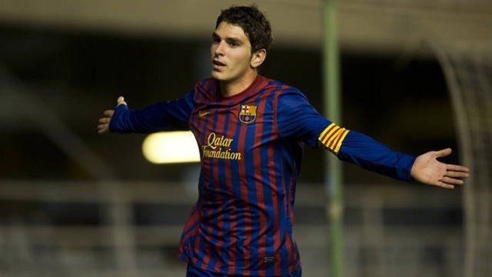 El Delantero Jonathan Soriano En Un Partido Con El Barça B