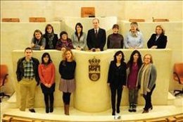 Cagigas Con Miembros De AMECAN En El Hemiciclo