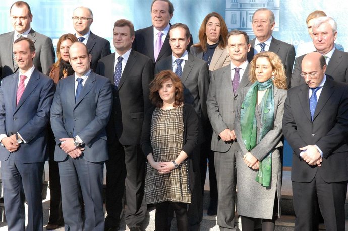 Saenz De Santamaría Con Los Delegados Del Gobierno