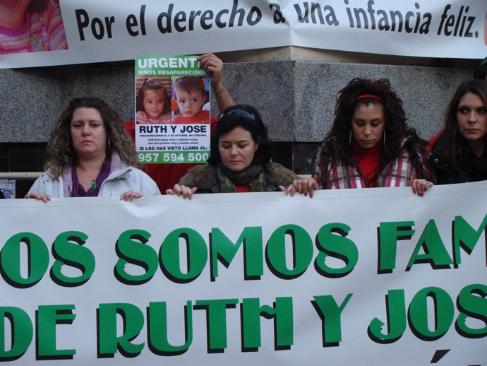 La Madre De Los Niños Desaparecidos En Córdoba, Ruth Ortiz, En Una Concentración
