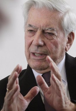 Escritor Y Premio Nobel De Literatura Mario Vargas Llosa 