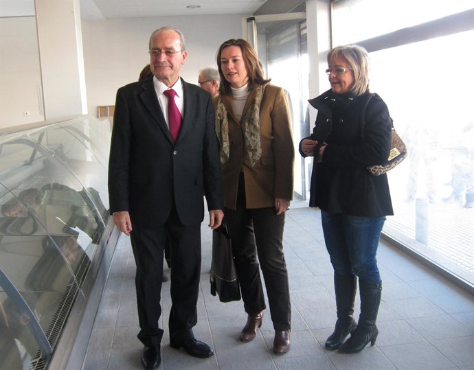 El Alcalde De Málaga Visita El Nuevo Mercado De García Grana