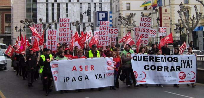 Manifestación Por Las Nóminas De Los Trabajadores De San José Y La Rioja