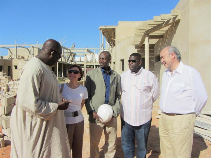 Embajadora De España En Senegal Con Casa España 