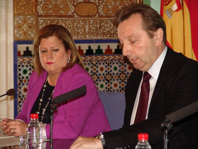 Recio Junto A Pérez Laborda, En Rueda De Prensa En Almería