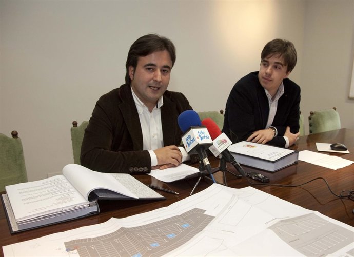 El Alcalde Y El Concejal De Obras