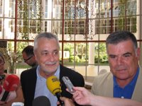 Griñán no asistirá al "congresillo" de Sevilla