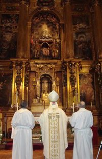 Rubio: "Es una fotografía tristemente histórica para Segovia el haber arrebatado así las insignias a Nuestra Señora"