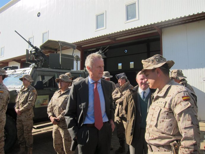 El Ministro De Defensa, Pedro Morenés, Visita A Las Tropas en Afganistán
