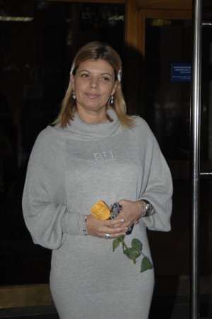 Posado De Terelu Campos En Las Puertas Del Hospital 