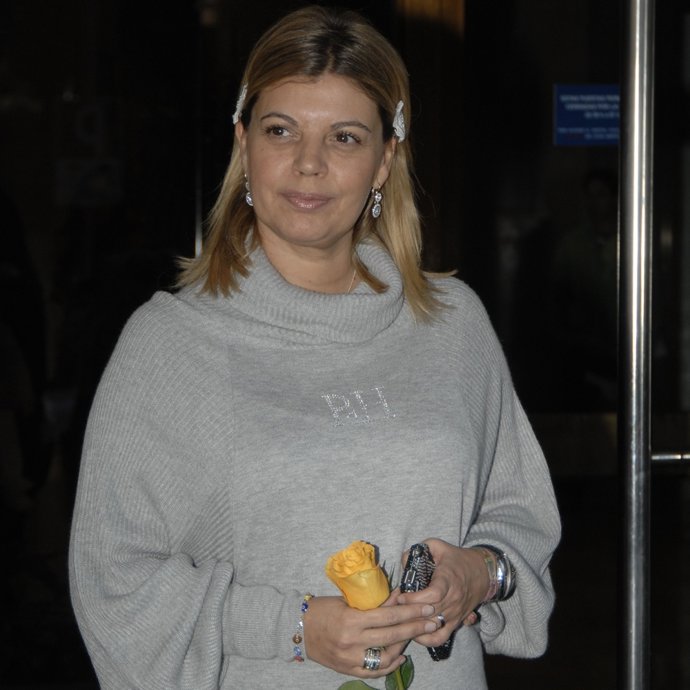 Terelu A Las Puertas Del Hospital 