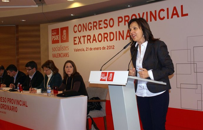 Carmen Martínez En El Congreso Provincial Del PSPV                  