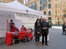 Sandra Fernández Y Responsable De Donación