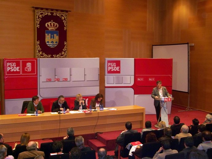 Modesto Pose En El Congresillo Del PSOE De Pontevedra