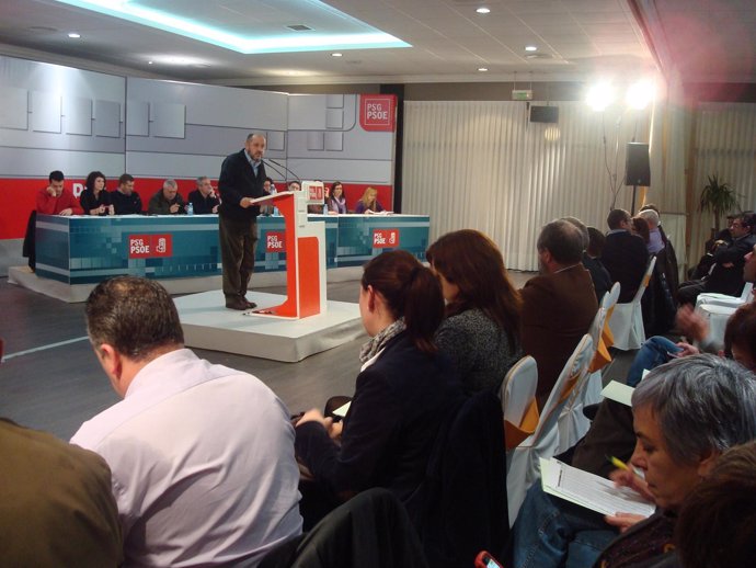 Ricardo Varela En El Comité Provincial Del PSOE