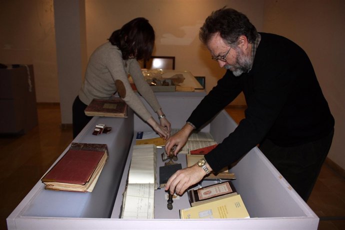 Exposición Sobre La María Moliner De La Universidad De Zaragoza